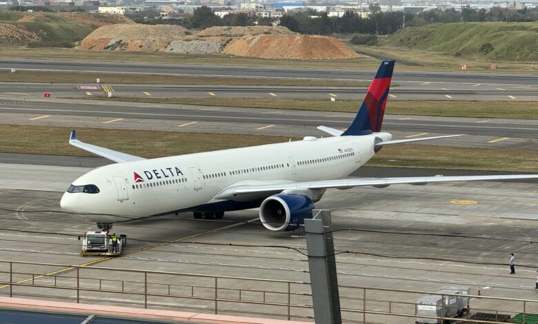united airlines flight ua770 emergency diversion